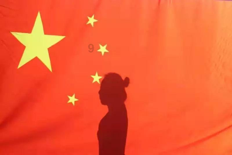 16位阿姨拍甄嬛传点播量超100万，此版本为什么会受到欢迎？游戏画面